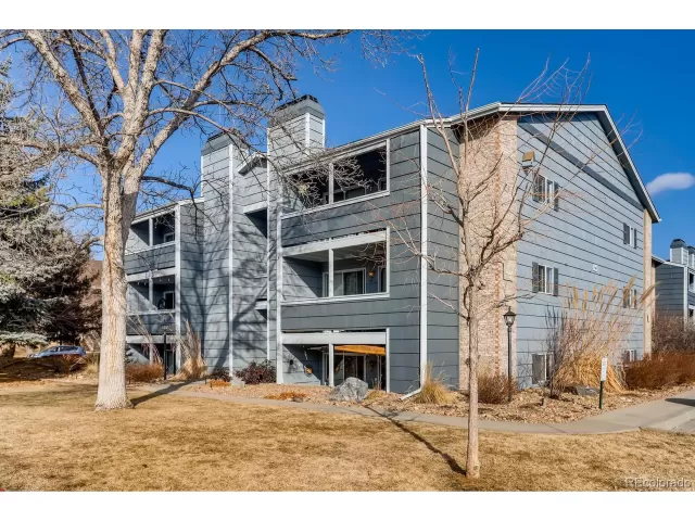 MLS: 4859514 Condo For Sale