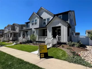 Photo #1: 4859666 Listing