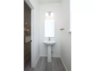 Photo #5: 4859666 Listing