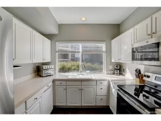 Photo #5: 4873396 Listing