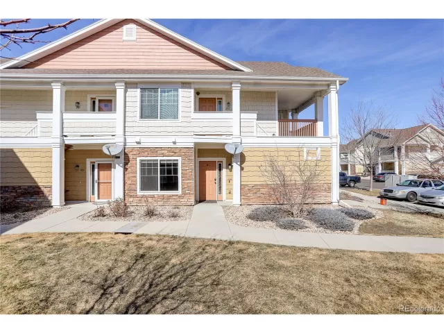 MLS: 4881718 Condo For Sale