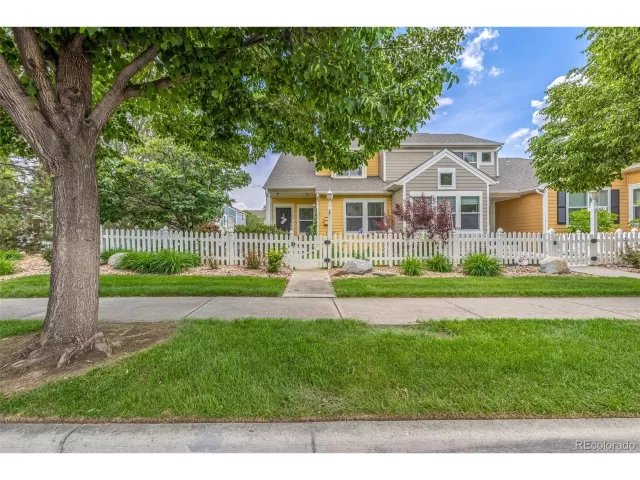 MLS: 4888625 Condo For Sale