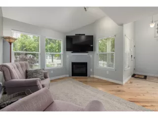 Photo #6: 4888625 Listing