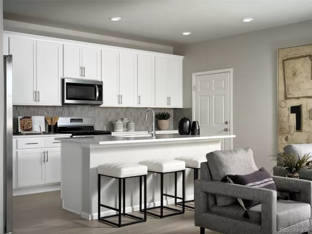 MLS: 4895176 Condo For Sale