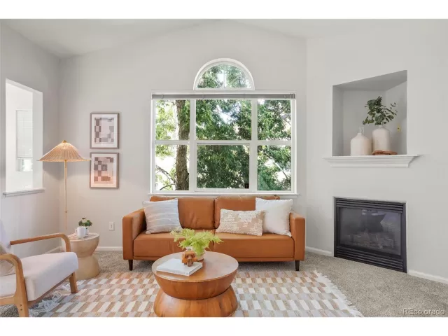 MLS: 4907002 Condo For Sale