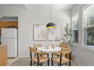 Photo #5: 4907002 Listing