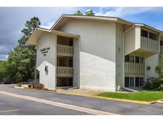 MLS: 4914100 Condo For Sale