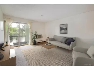 Photo #2: 4914100 Listing