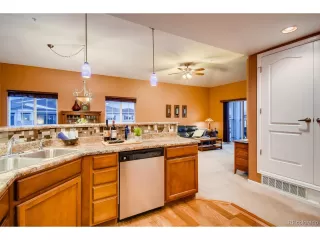 Photo #5: 4927329 Listing