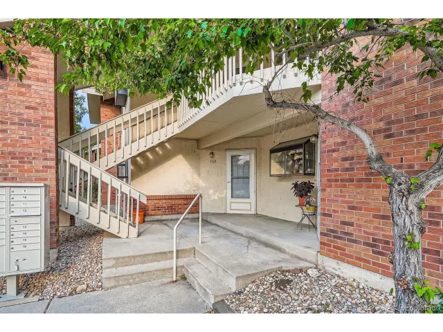 MLS: 4929526 Condo For Sale