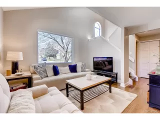 Photo #1: 4940105 Listing