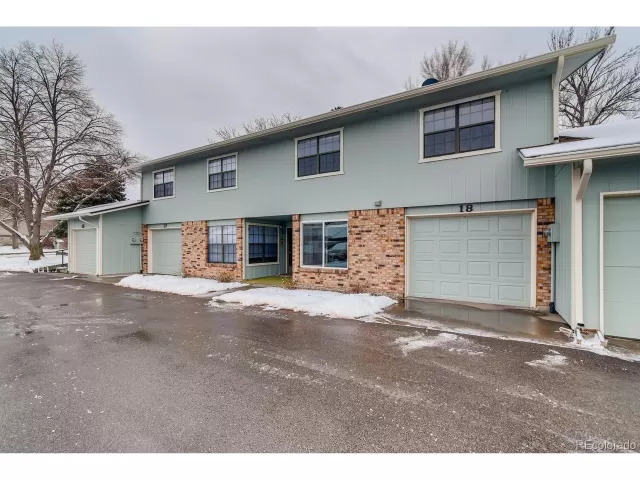 MLS: 4940914 Condo For Sale