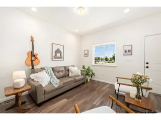 Photo #4: 4944609 Listing