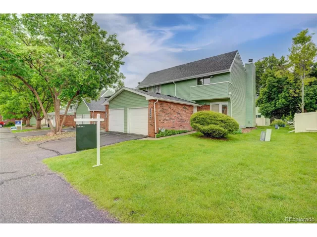 MLS: 4955154 Condo For Sale