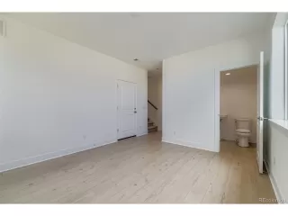 Photo #5: 4956854 Listing