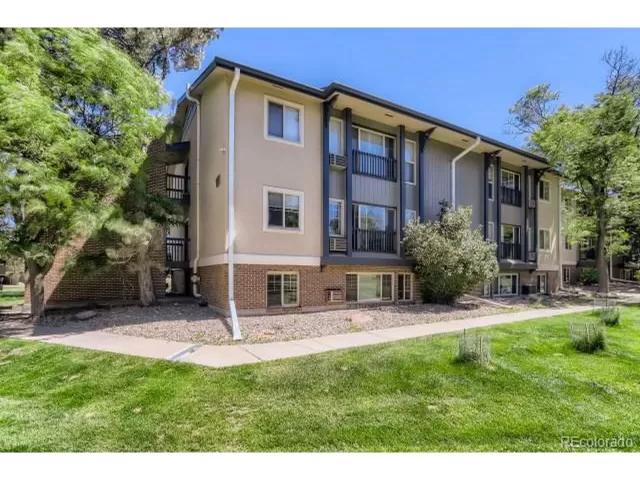 MLS: 4964226 Condo For Sale