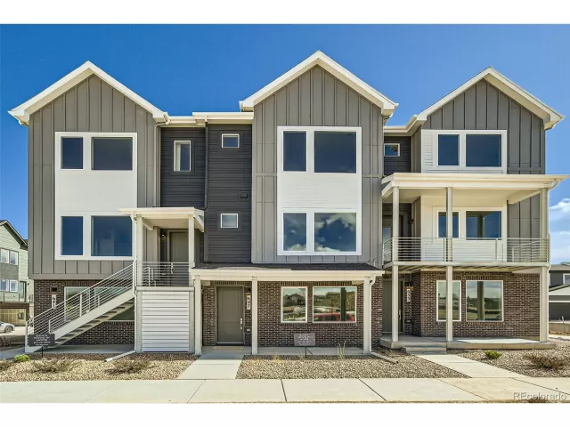 MLS: 4991310 Condo For Sale