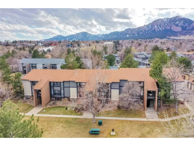 MLS: 5005284 Condo For Sale