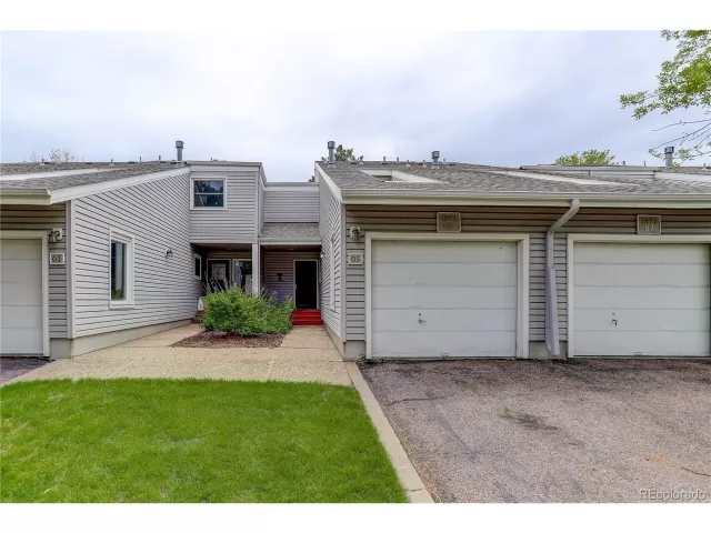 MLS: 5011538 Condo For Sale