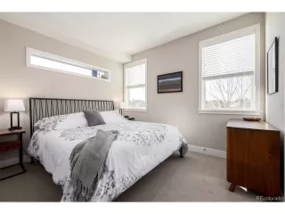 Photo #5: 5035511 Listing