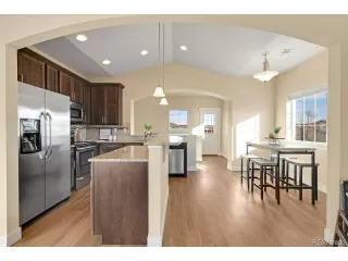 Photo #5: 5044091 Listing