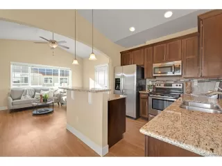 Photo #6: 5044091 Listing