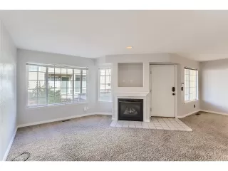 Photo #6: 5057367 Listing