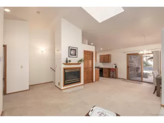 Photo #6: 5063595 Listing