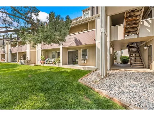 MLS: 5072871 Condo For Sale