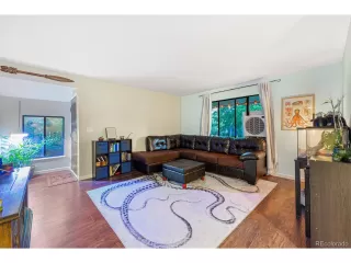 Photo #6: 5082370 Listing