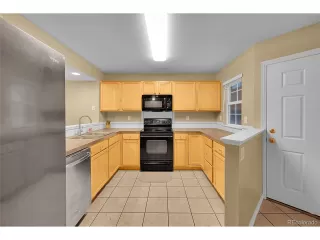 Photo #5: 5088228 Listing