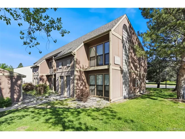 MLS: 5100796 Condo For Sale