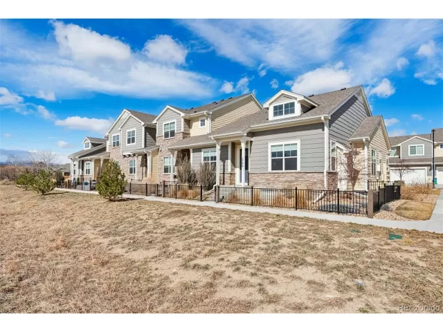 MLS: 5106438 Condo For Sale