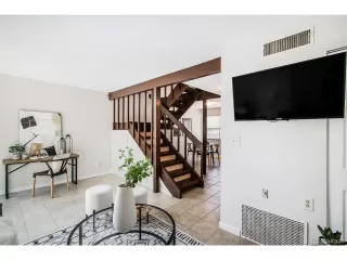 Photo #2: 5110158 Listing