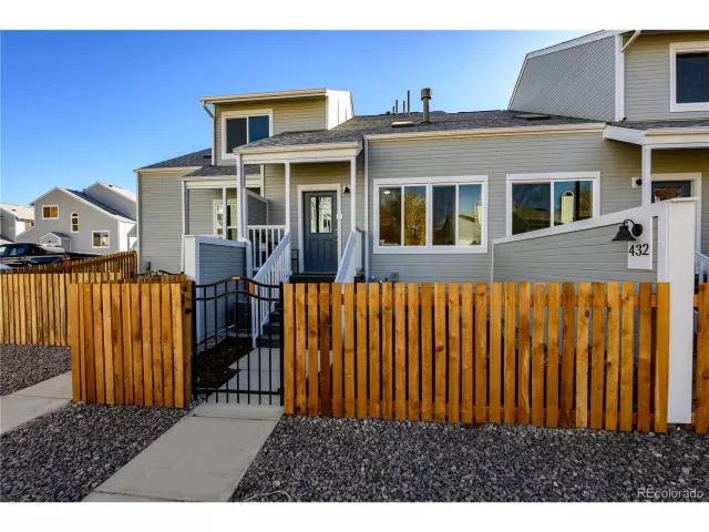 MLS: 5118949 Condo For Sale