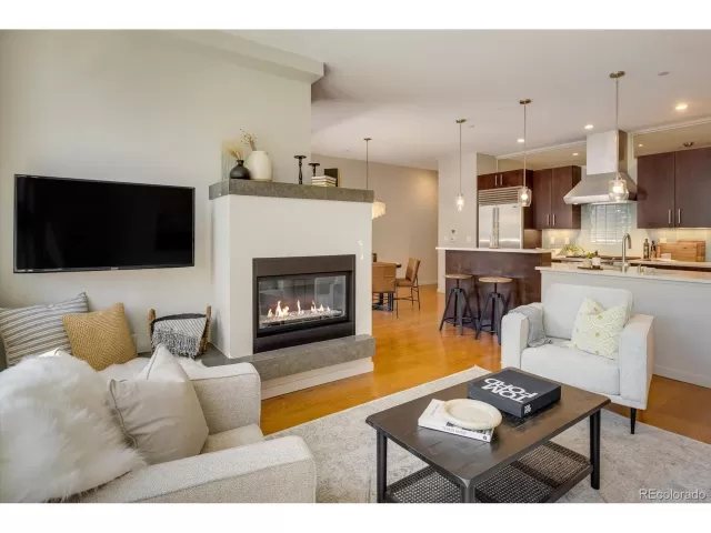 MLS: 5124112 Condo For Sale