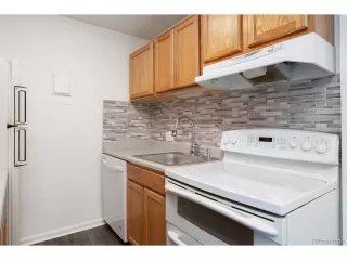 Photo #5: 5140807 Listing 