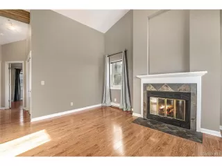 Photo #3: 5141715 Listing