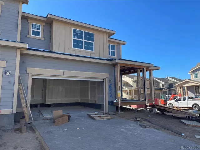 MLS: 5160563 Condo For Sale