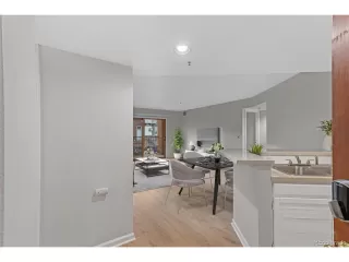 Photo #4: 5167719 Listing