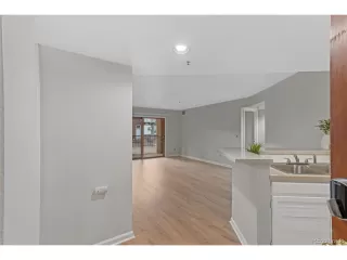 Photo #5: 5167719 Listing