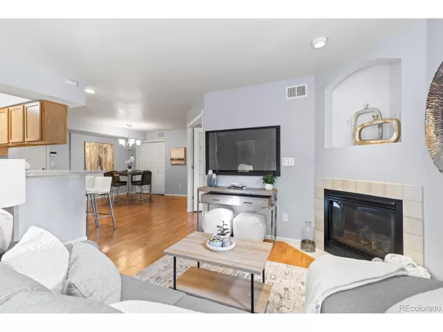 MLS: 5194418 Condo For Sale