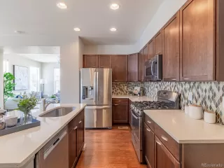 Photo #5: 5197306 Listing