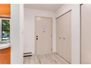 Photo #2: 5204907 Listing