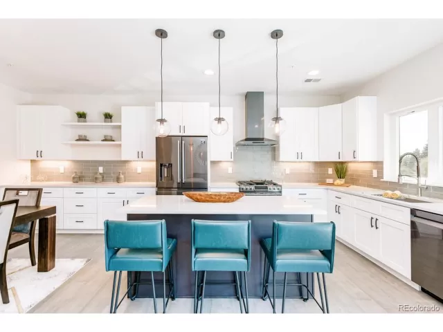 MLS: 5223237 Condo For Sale
