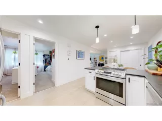 Photo #2: 5240805 Listing