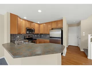 Photo #5: 5243981 Listing