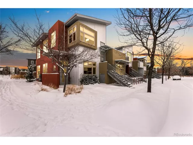 MLS: 5248898 Condo For Sale