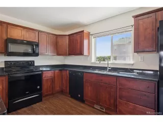 Photo #5: 5249098 Listing