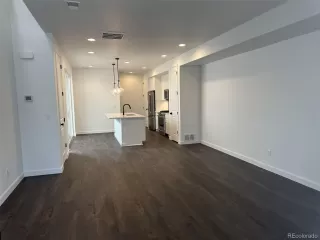 Photo #4: 5259936 Listing